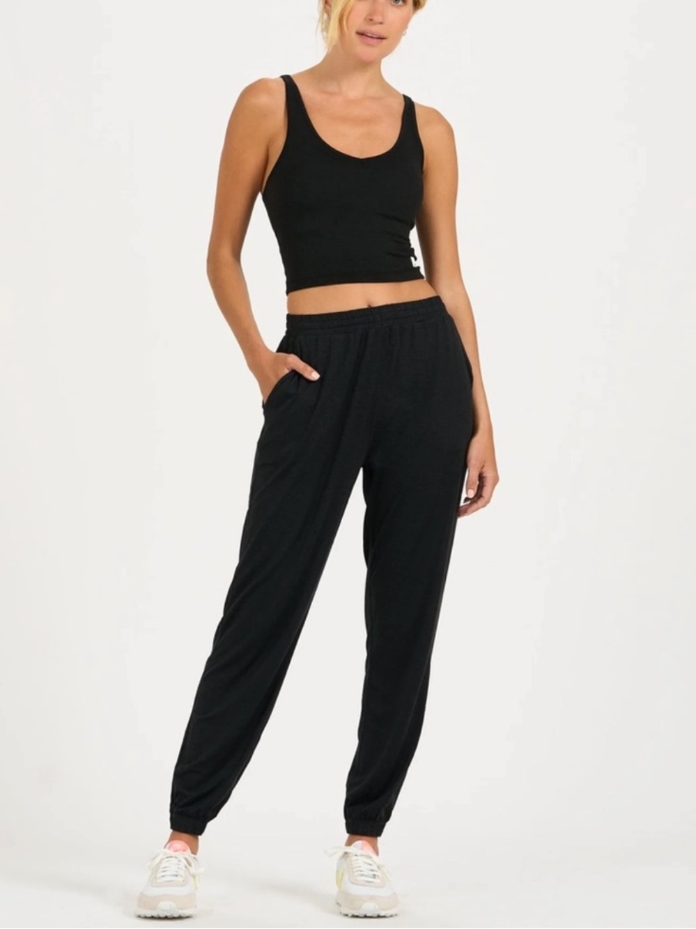Vuori Boyfriend Jogger in Black